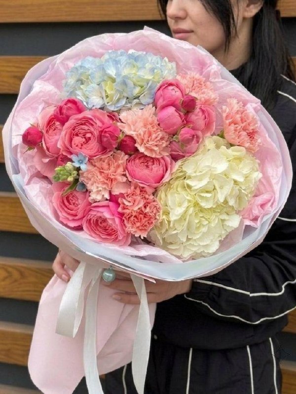 Авторский букет «Нежная палитра»